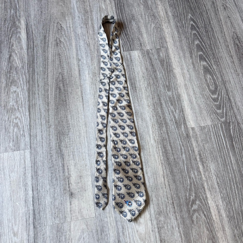 Tennessee Titans 100% Silk Logo Tie — Ralph Marlin & Co. (2000 NFL)